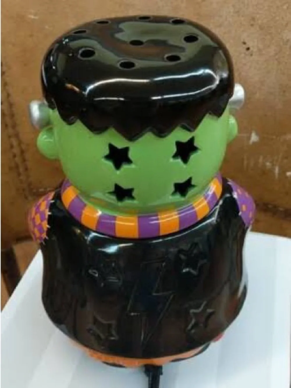 NEW IN BOX Scentsy Green Troll Halloween Countdown with Orange Plaque